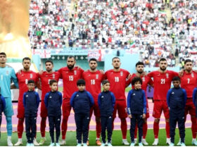 لماذا امتنع منتخب إيران عن أداء النشيد الوطني